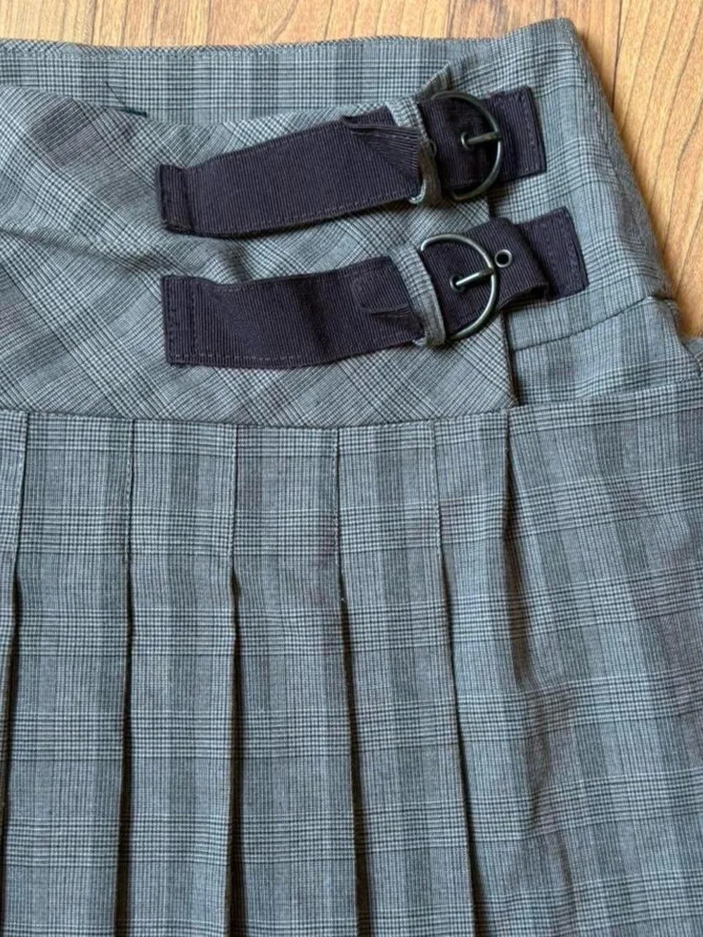 VTG Y2K Grey‎ Plaid Pleated Skirt Made in Italy by Class